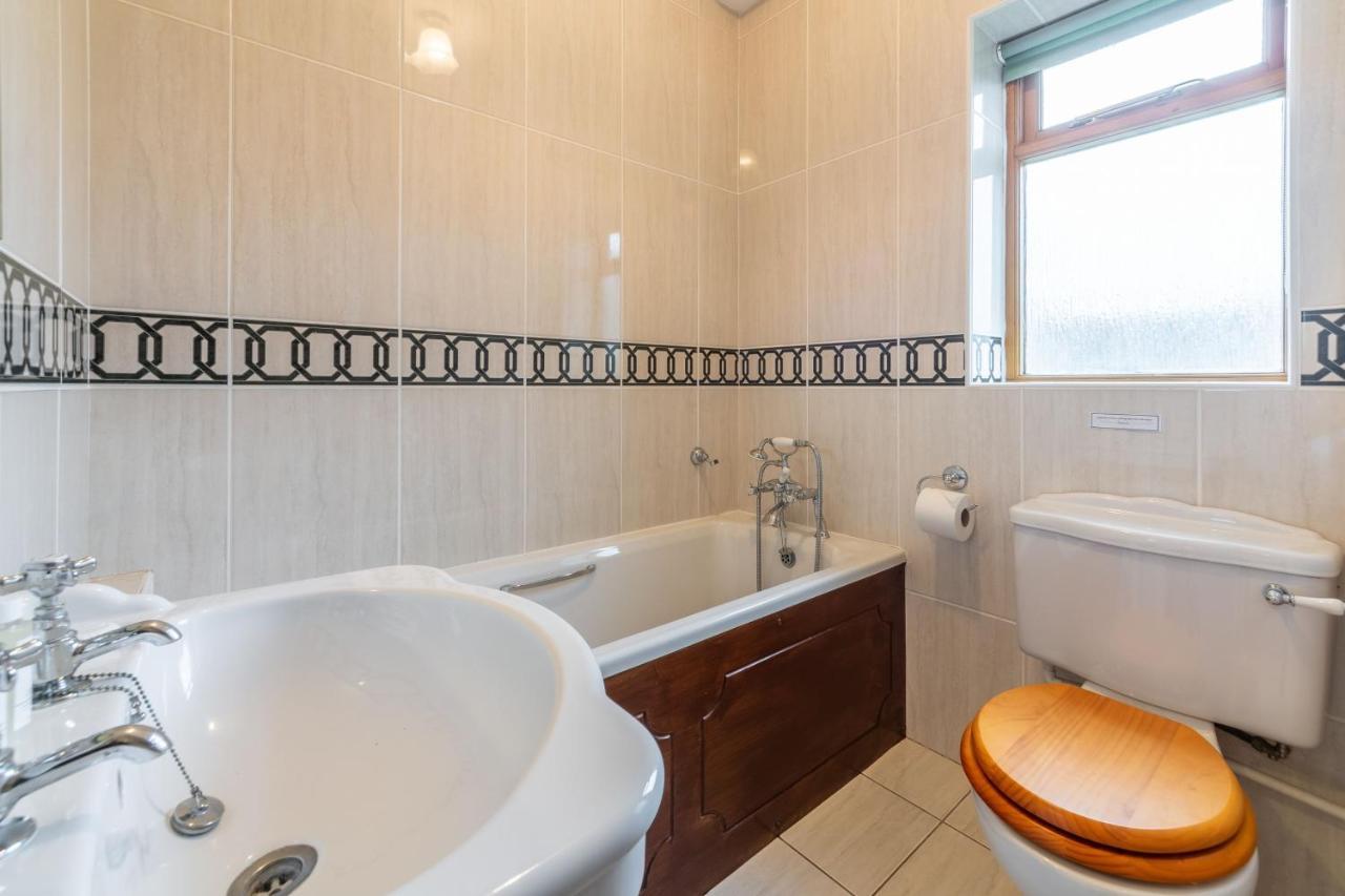September Cottage Уэйдбридж Экстерьер фото